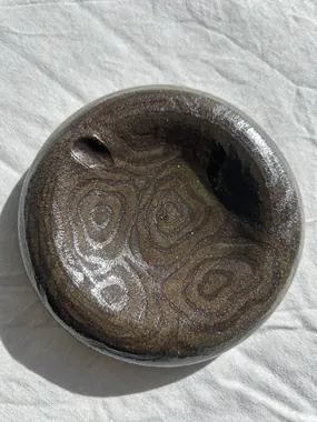 Wavy ashtray