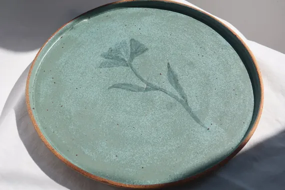 Hand painted daisy plate